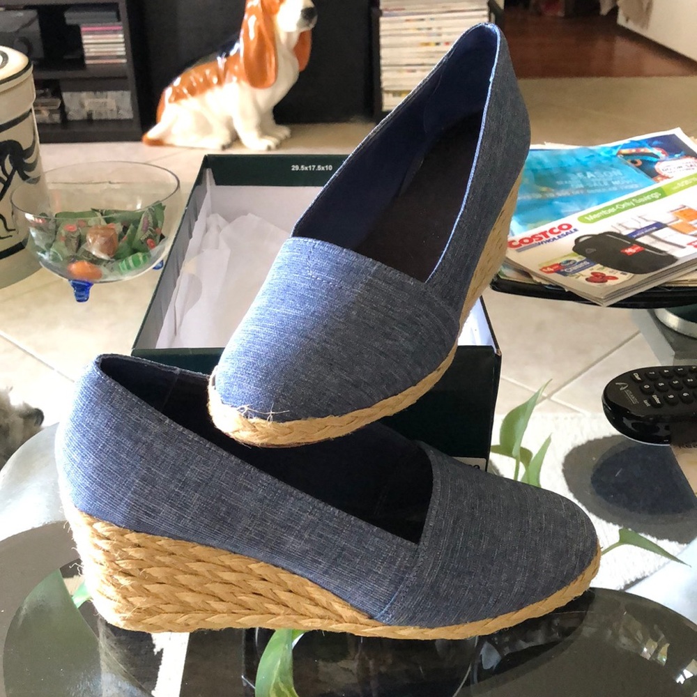 NIB Ralph Lauren Wedges - Picture 2 of 3